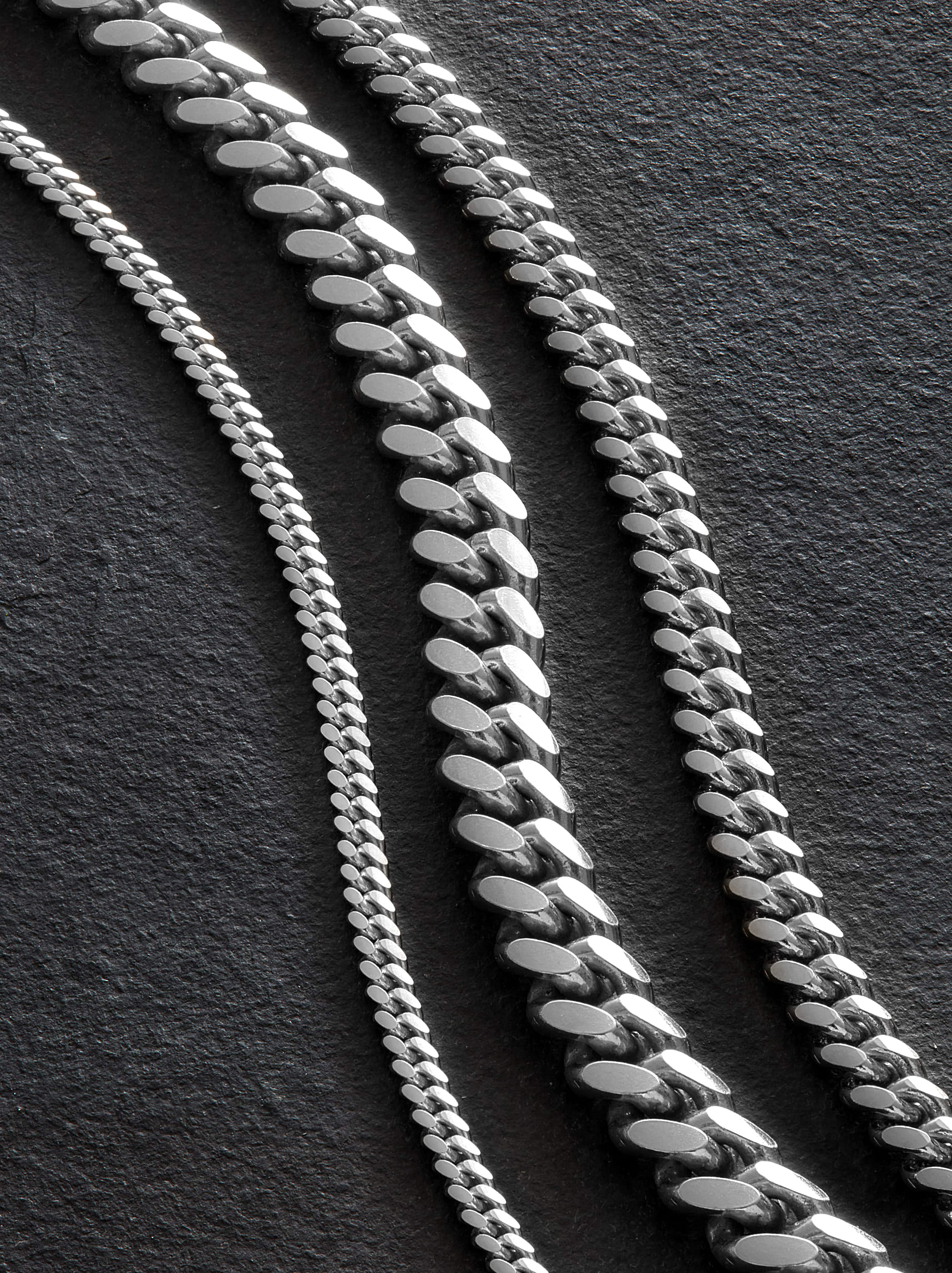 Image Cuban Link Chain - 7mm - Crafted in Italy
