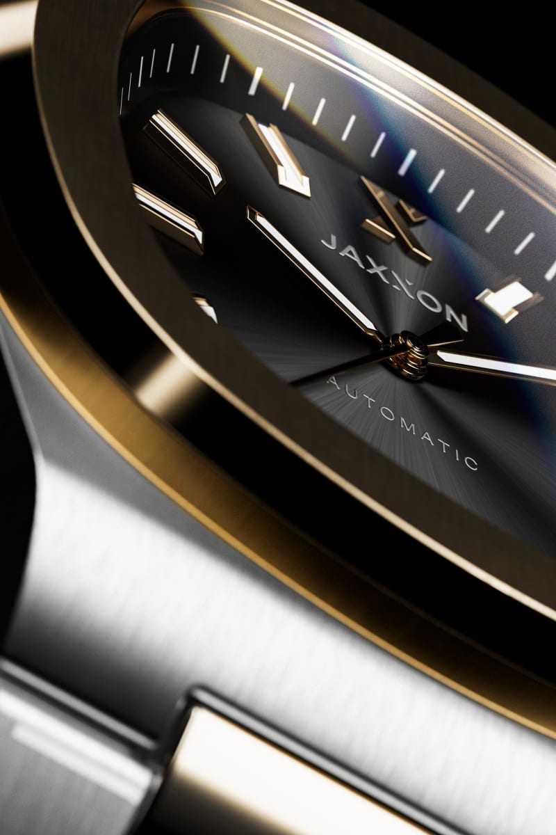 Scratch-Proof Sapphire Crystal