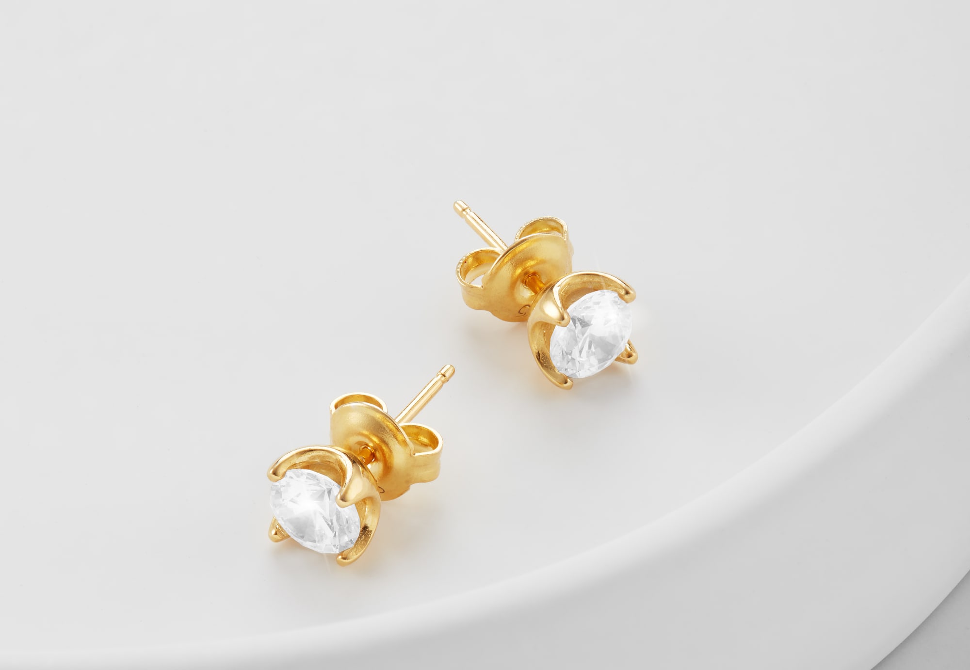 Picture of How To Clean Earrings