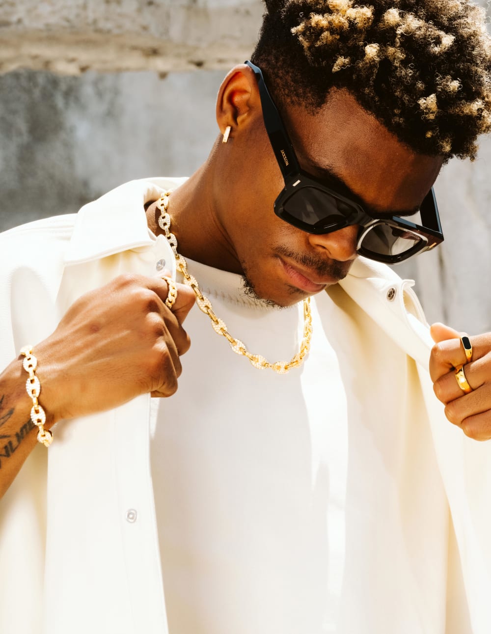 Iced Out Mariner Chain - Gold - A Chain That Captivates
