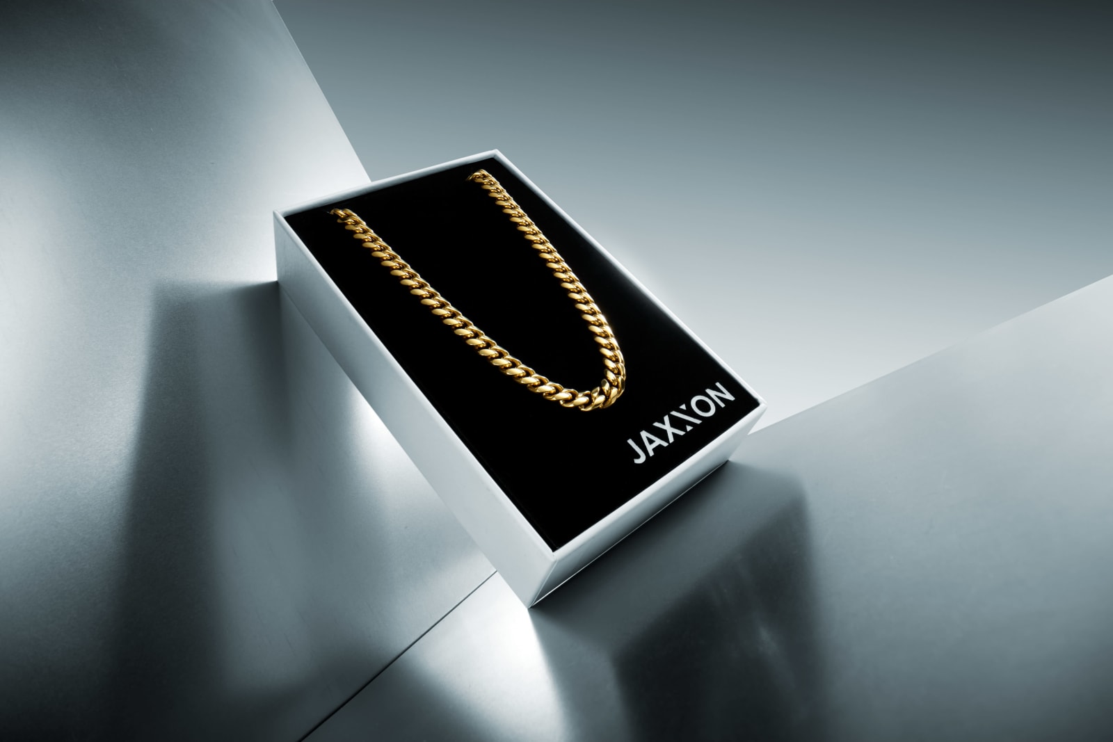 Gold Cuban Link Chain 8mm in the Jaxxon gift box