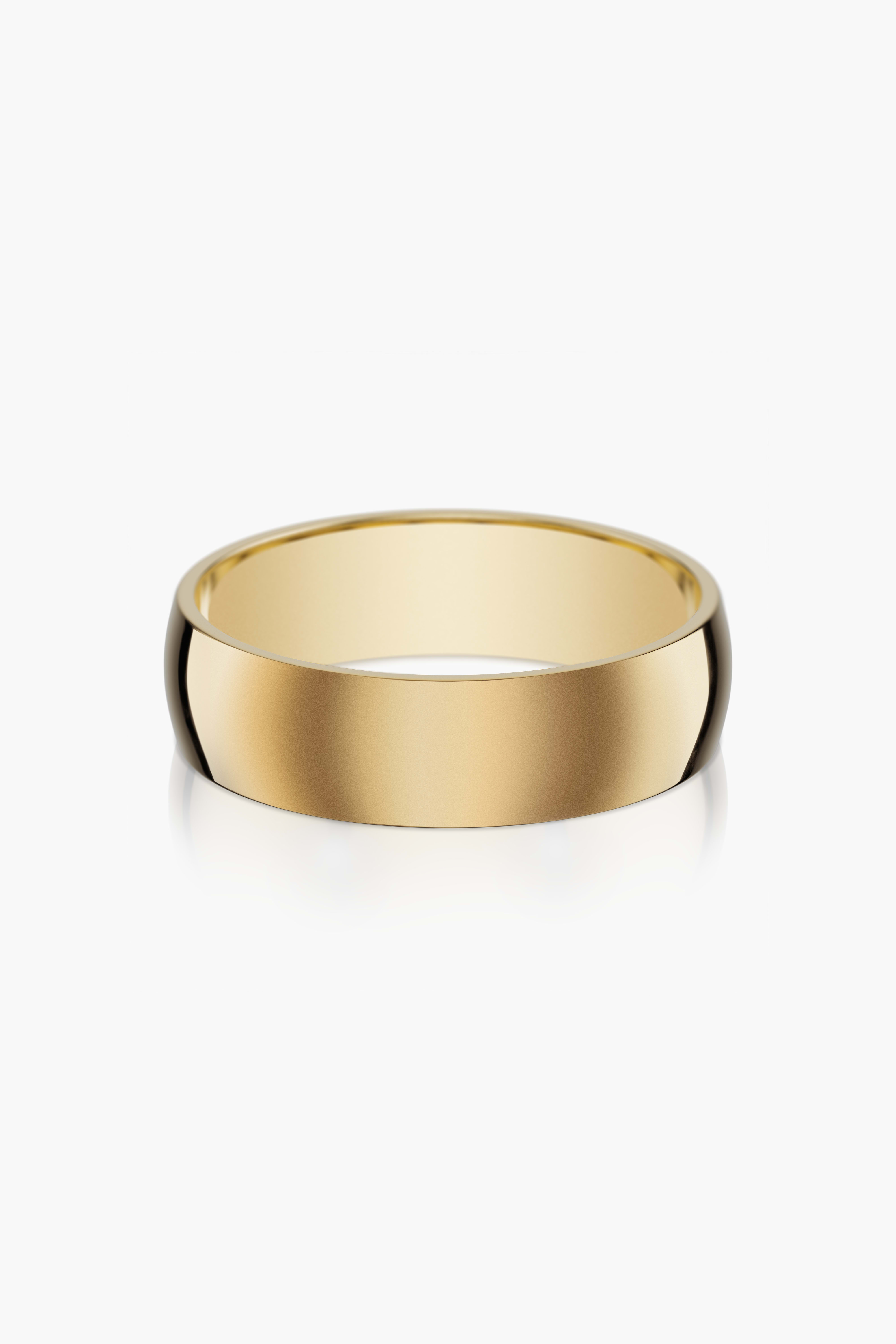 Rounded Comfort Fit in Gold